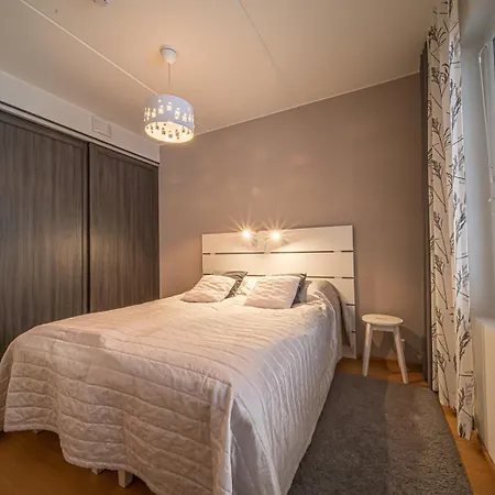 Tunturinlaita A4, Ski-in Ski-out 3xbedroom بيت للعطل ليفي