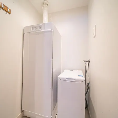 Tunturinlaita A4, Ski-in Ski-out 3xbedroom * ليفي