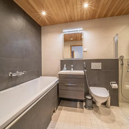 Tunturinlaita A4, Ski-in Ski-out 3xbedroom ليفي