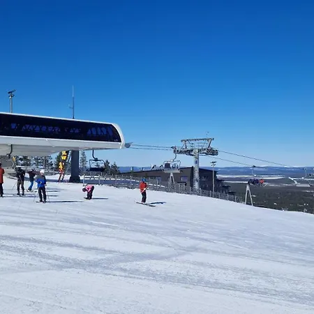 Tunturinlaita A4, Ski-in Ski-out 3xbedroom 度假居 *